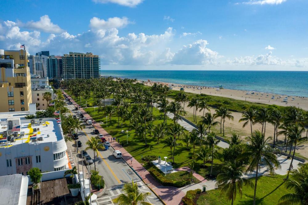 Leslie Hotel Ocean Drive